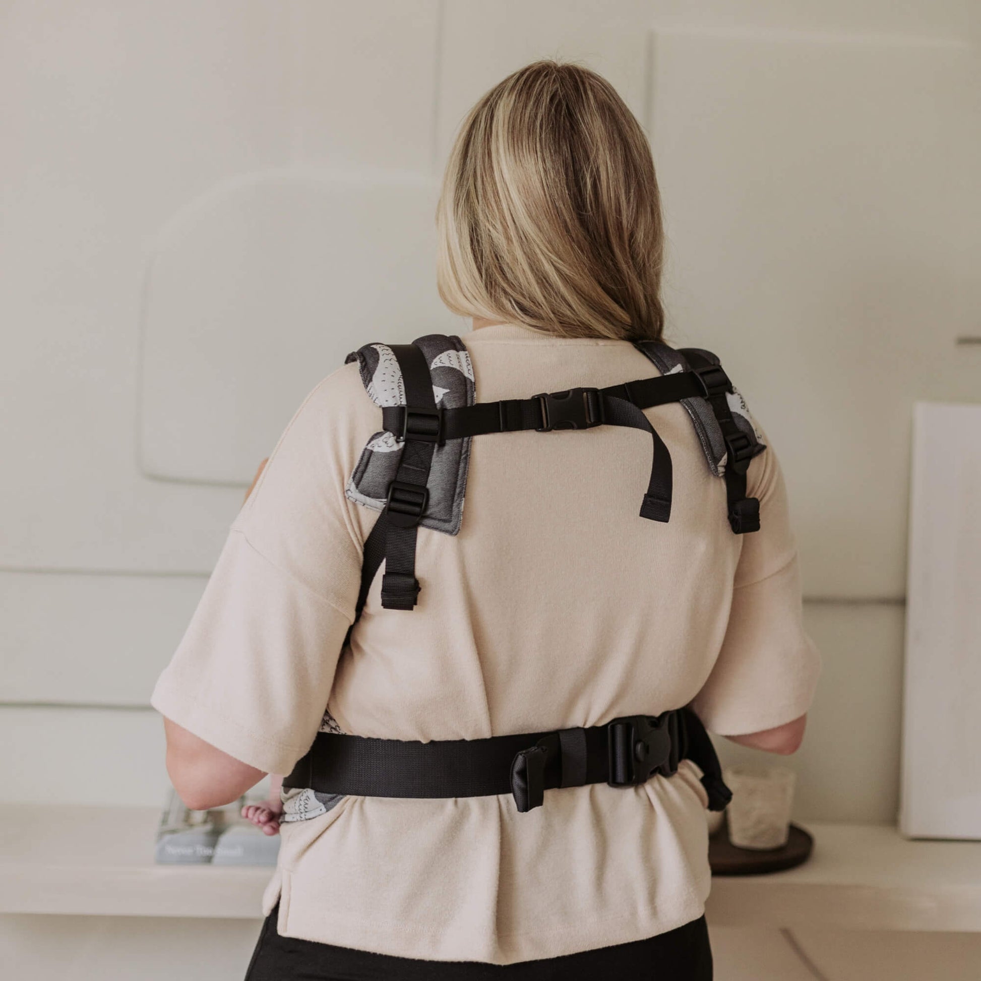 Vista trasera de FullBuckle Mochila Ergonómica  con hebillas Design Birds  black ecru