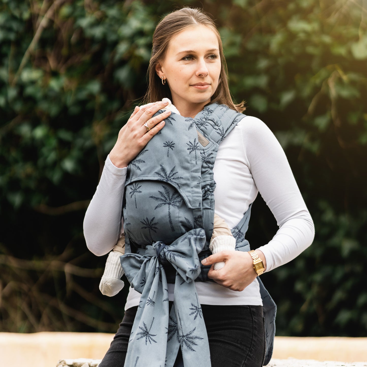 Mood image of Fly Tai Mei Tai Sling baby carrier Design Palm Trees dove blue