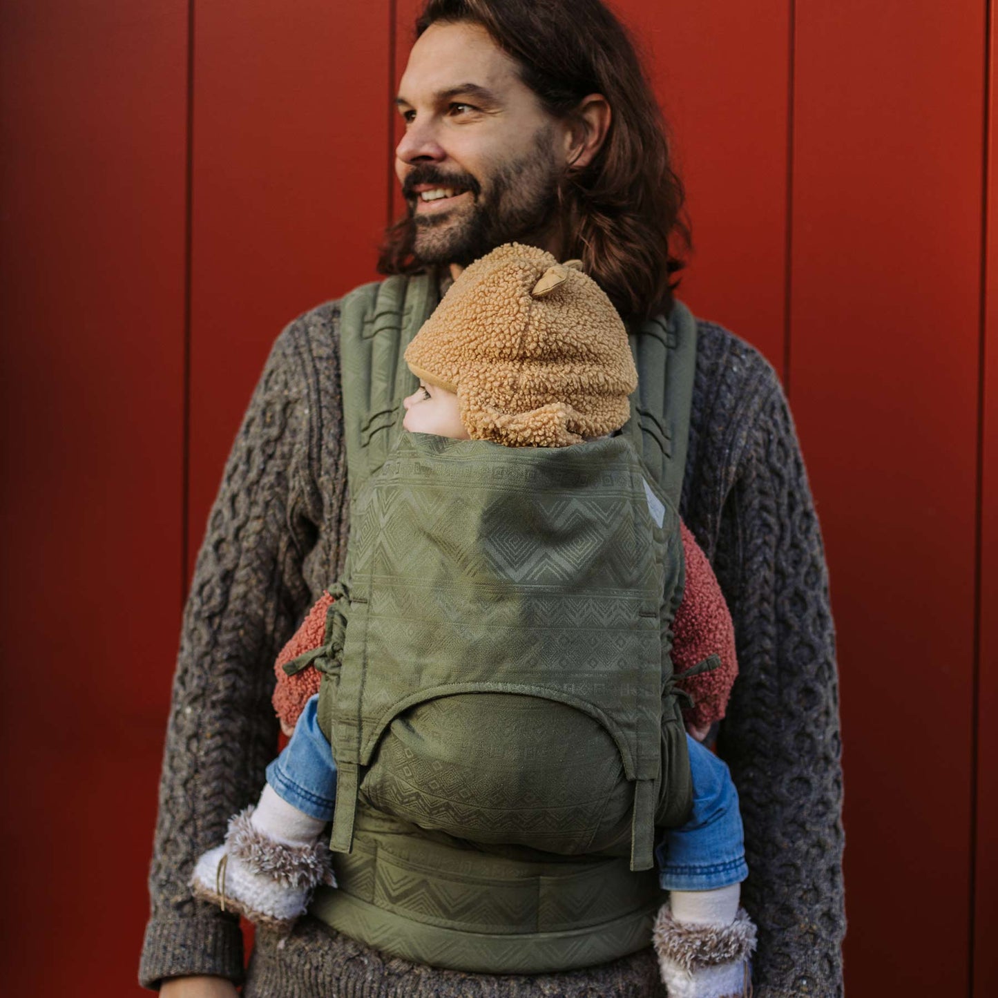 Vue de face de FlyClick Halfbuckle PorteBébé Design Cubic Lines moss