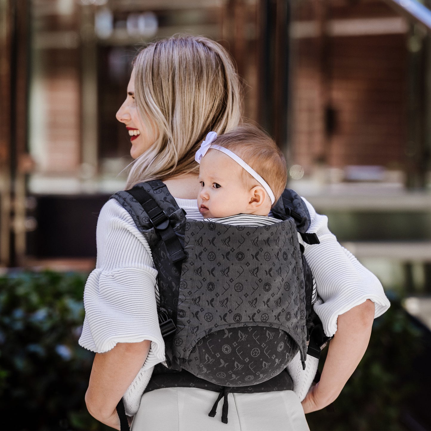 Fusion - Fullbuckle Baby Carrier - Saint Tropez - charming black