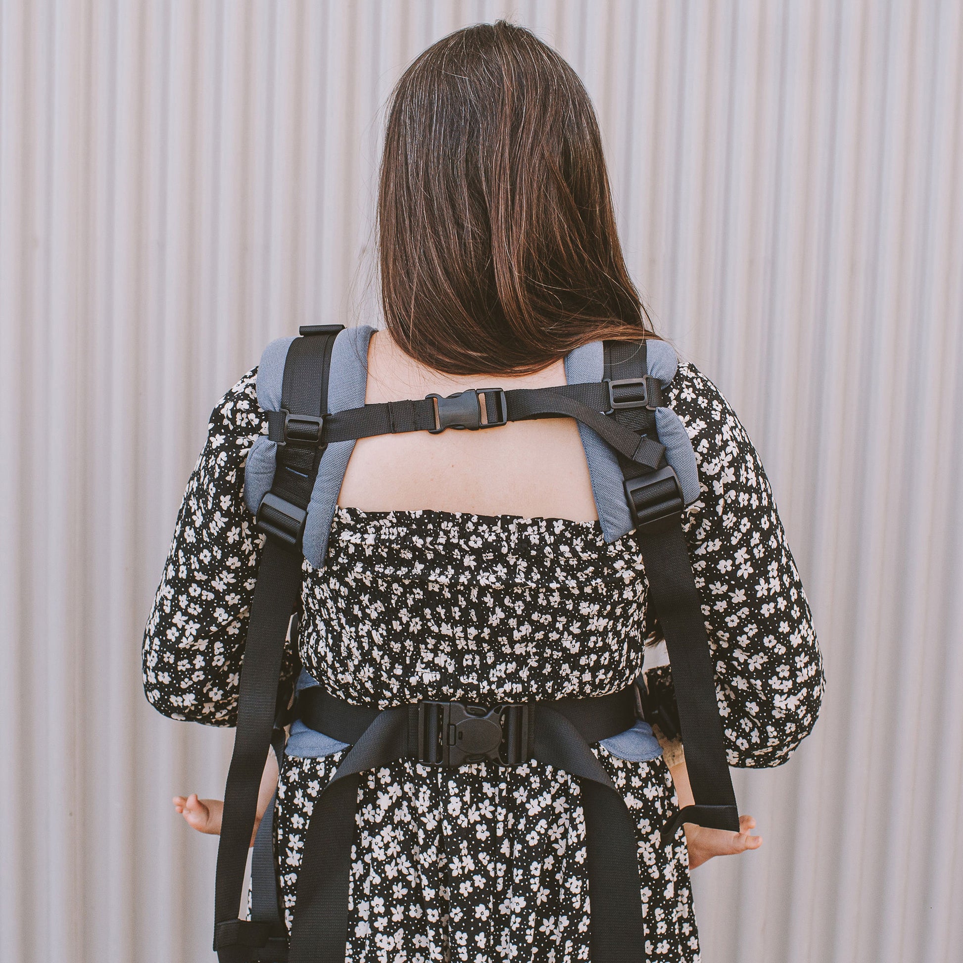 Vista trasera de FullBuckle Mochila Ergonómica  con hebillas Design Chevron  denim blue