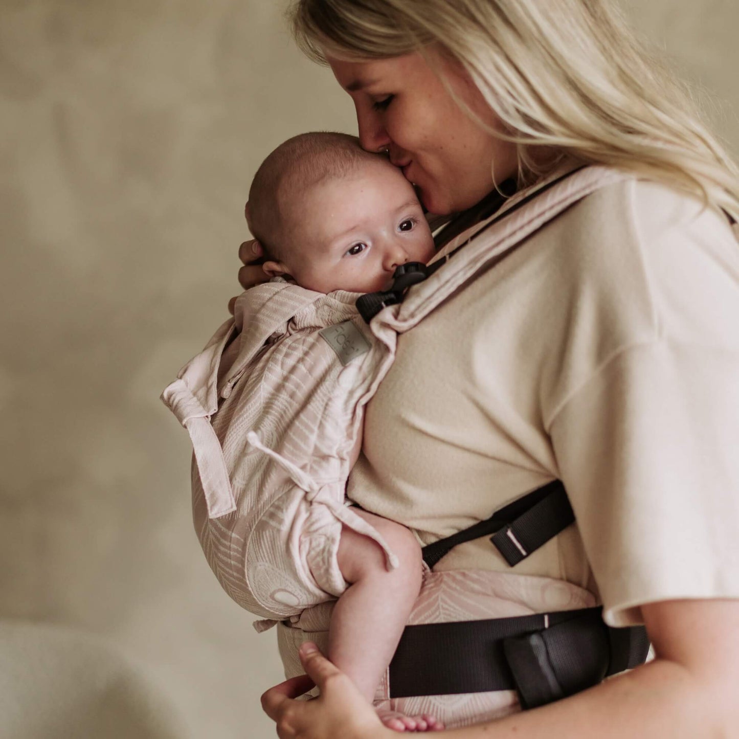 Fusion - Full-Buckle Baby Carrier - Feather - rose