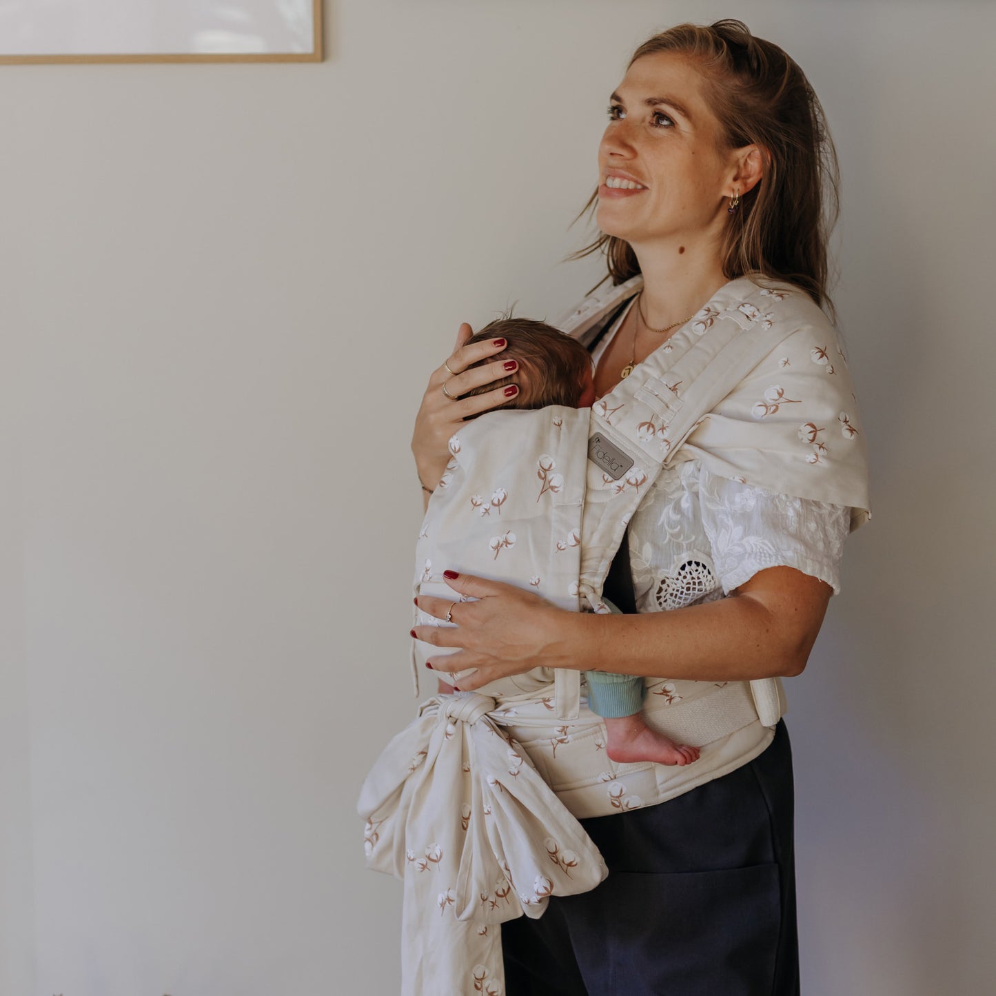 FlyClick - Halfbuckle Baby carrier - Cotton Flower - pale grey