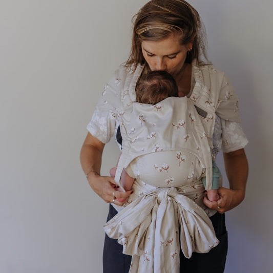 FlyClick - Halfbuckle Baby carrier - Cotton Flower - pale grey