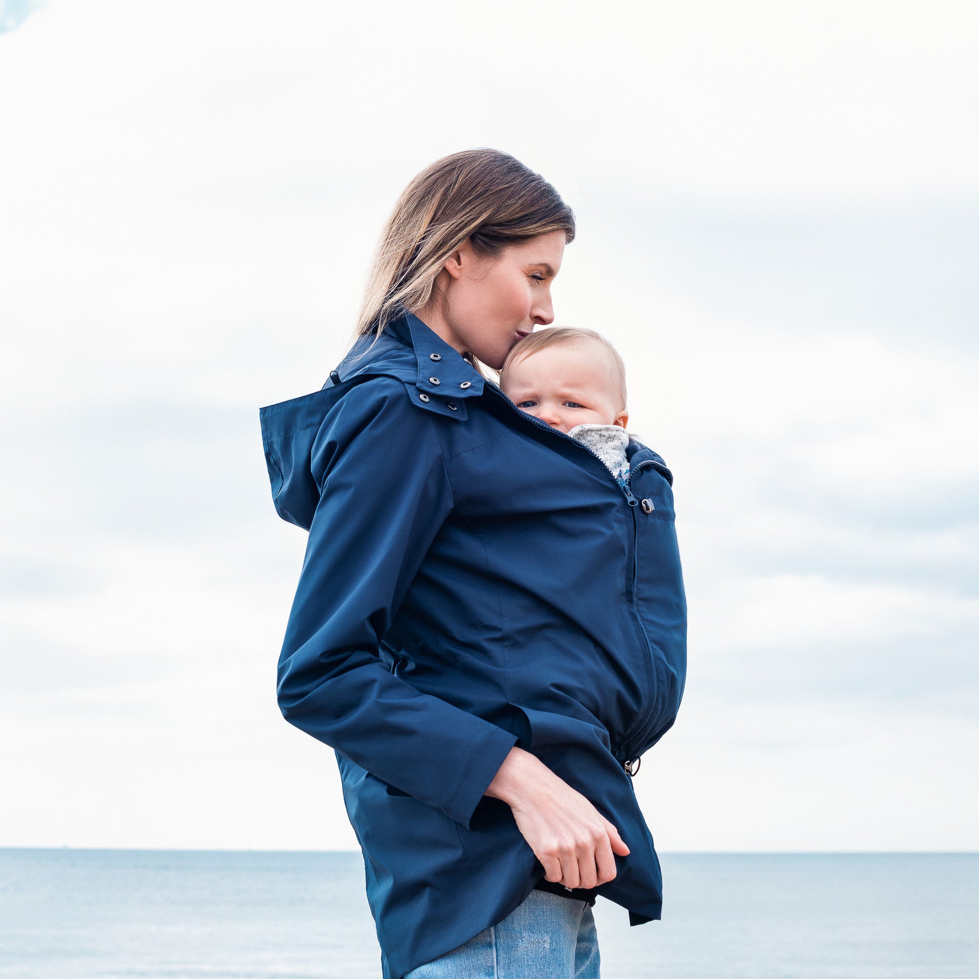 Tandem babywearing store coat